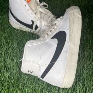 Nike Blazer Mid 77